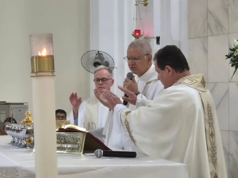 Celebração da Santa Missa transmitida pela TV-WEB